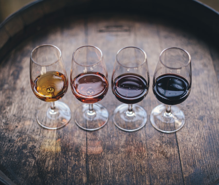 Cata de tres vinos sobre barrica